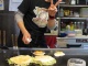 Le chef est trop gentil! Principe de l'okonomiyaki: plusieurs in…