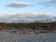 La vue des montagnes au loin est magnifique.
