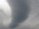 Le nuage prend la forme du lac.