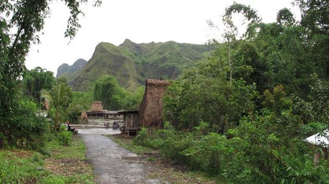 L'entrée du village.