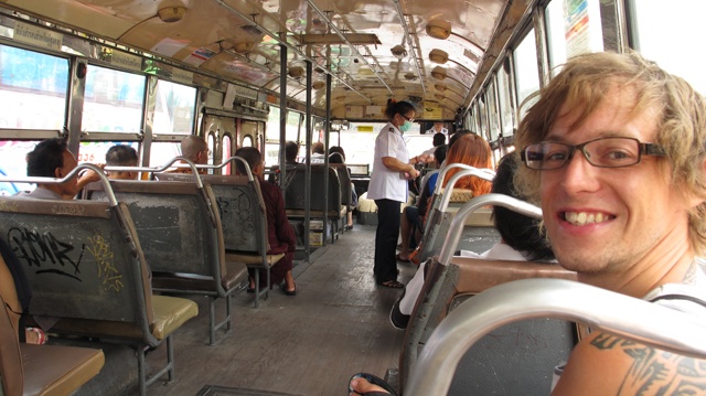 Bus local qui nous coûte un gros 25¢.